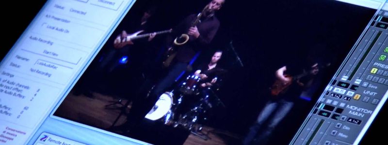 LoLa - Low latency AV streaming system